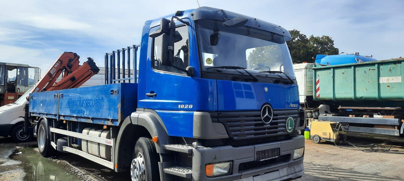 Mercedes-Benz 1828 Pritsche+Glastransport - Autocarro con pianale/ Cassone fisso, Camion con gru: foto 1 Mercedes-Benz 1828 Pritsche+Glastransport - Autocarro con pianale/ Cassone fisso, Camion con gru: foto 1