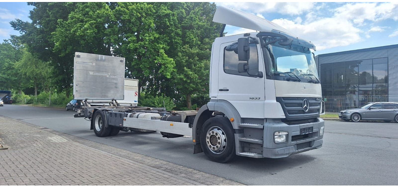 Mercedes-Benz 1833 2 Achser für BDF mit LBW - Autocarro telaio: foto 2 Mercedes-Benz 1833 2 Achser für BDF mit LBW - Autocarro telaio: foto 2