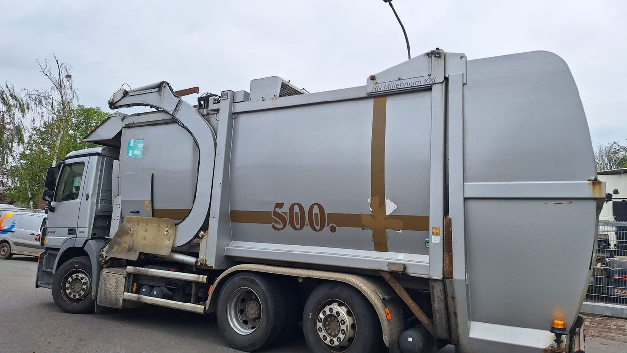 Mercedes-Benz 2532 Actros Überkopflader - Camion immondizia: foto 4 Mercedes-Benz 2532 Actros Überkopflader - Camion immondizia: foto 4