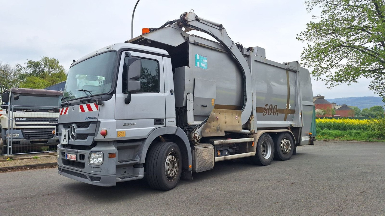 Mercedes-Benz 2532 Actros Überkopflader - Camion immondizia: foto 1 Mercedes-Benz 2532 Actros Überkopflader - Camion immondizia: foto 1