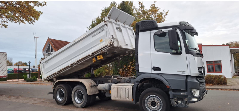 Mercedes-Benz 2648 3348 - Autocarro ribaltabile: foto 2 Mercedes-Benz 2648 3348 - Autocarro ribaltabile: foto 2