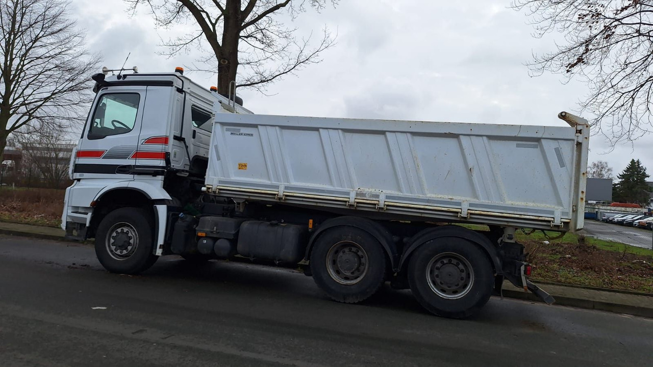 Mercedes-Benz 2651 3351K 6x6 HD Arocs 5 Nur Aufbau - Autocarro ribaltabile: foto 4 Mercedes-Benz 2651 3351K 6x6 HD Arocs 5 Nur Aufbau - Autocarro ribaltabile: foto 4