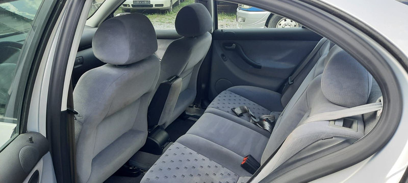 SEAT Toledo Signo 1,8 20V Autom - Autovettura: foto 5 SEAT Toledo Signo 1,8 20V Autom - Autovettura: foto 5