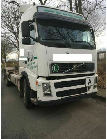 Volvo FH12-420 G.Haus 2xBett Klima Schaltgetriebe Reta - Autocarro scarrabile: foto 2 Volvo FH12-420 G.Haus 2xBett Klima Schaltgetriebe Reta - Autocarro scarrabile: foto 2