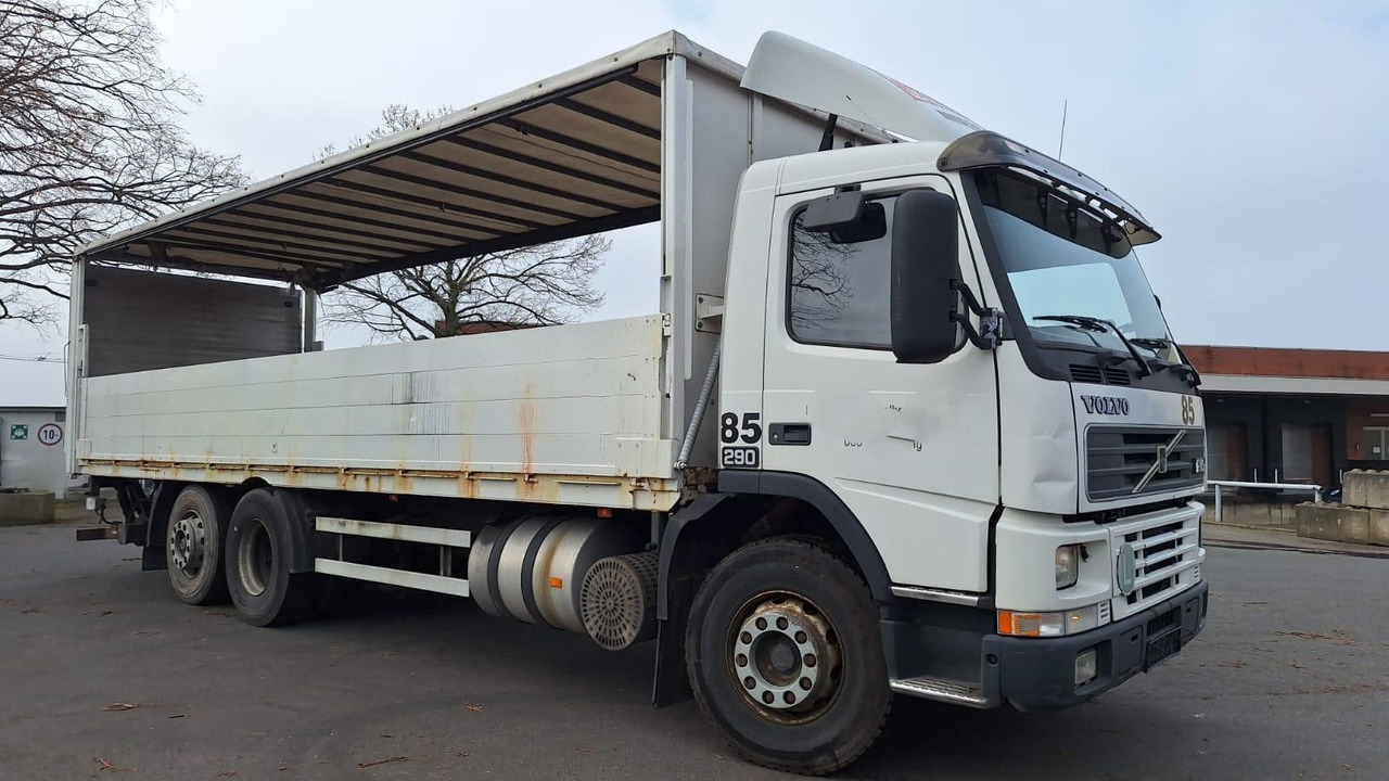 Volvo FM7 6x2 Koffer 3x vorhanden - Autocarro furgonato: foto 2 Volvo FM7 6x2 Koffer 3x vorhanden - Autocarro furgonato: foto 2