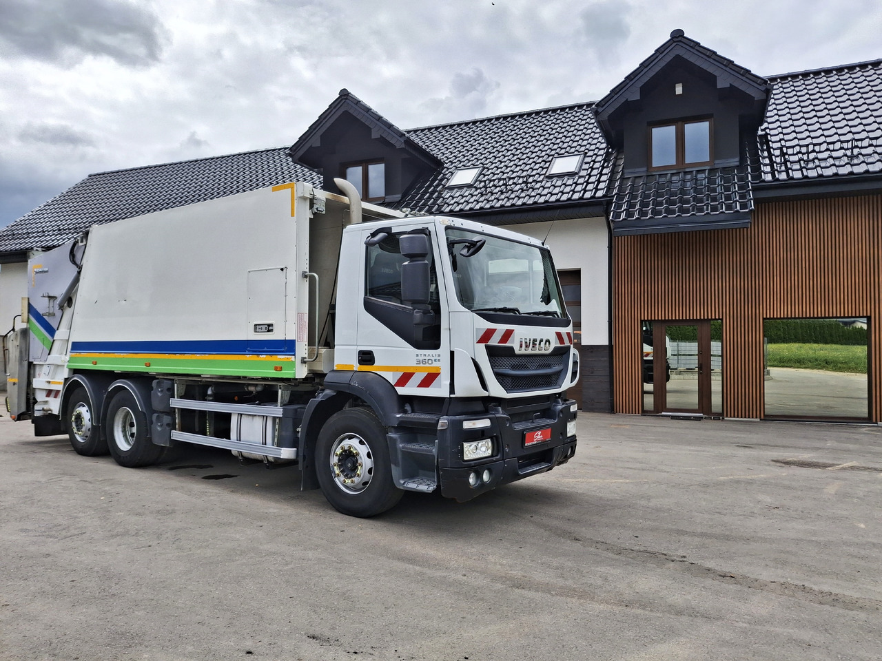 IVECO Euro 6 Śmieciarka Zweikammer-Müllwagen FAUN SL5 TR2L - Camion immondizia: foto 1 IVECO Euro 6 Śmieciarka Zweikammer-Müllwagen FAUN SL5 TR2L - Camion immondizia: foto 1