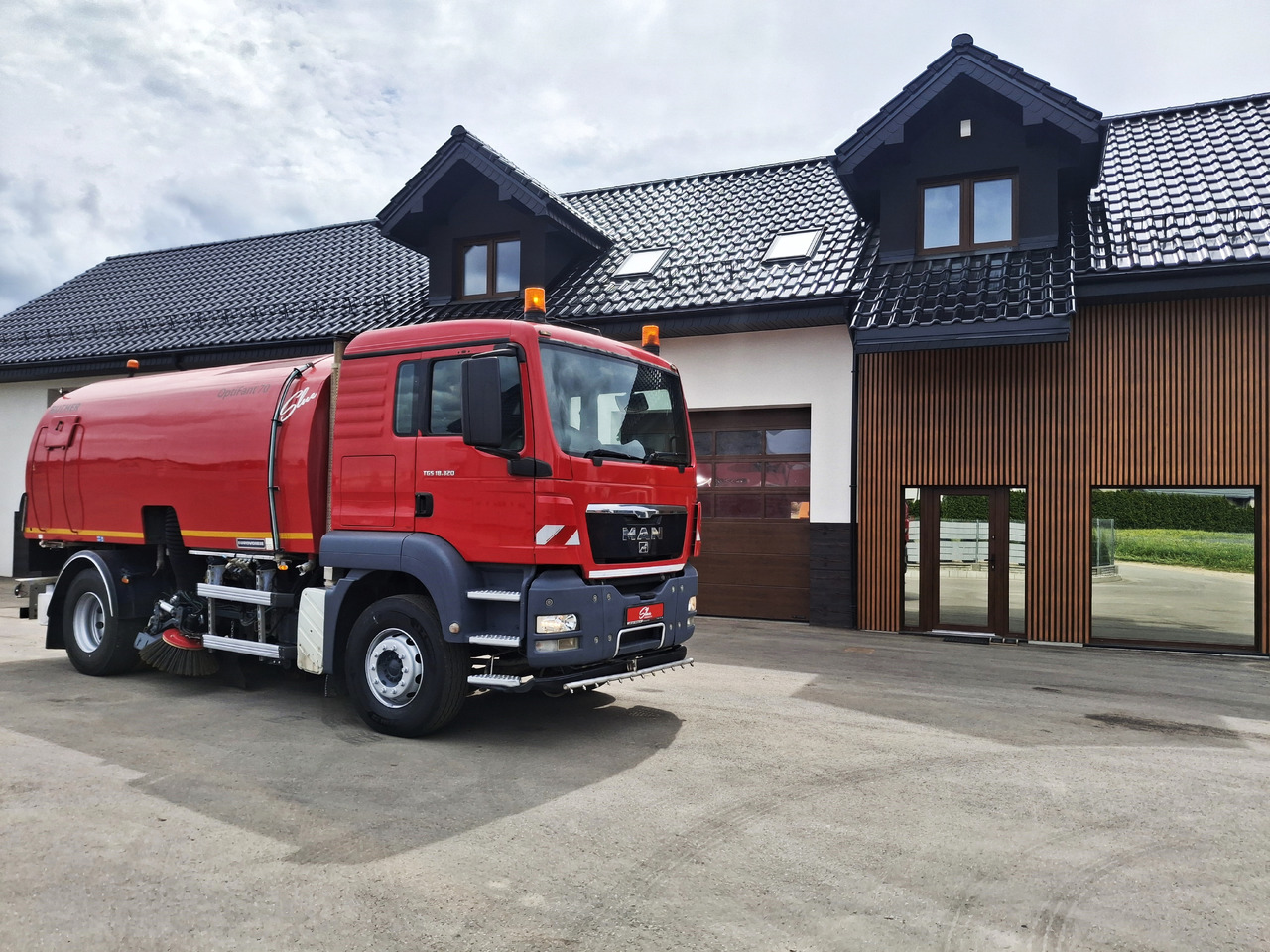MAN TGS 18.320 Zamiatarka Kehrmaschine BUCHER 2 Motoren Karcher Szczotki L/R - Spazzatrice stradale: foto 1 MAN TGS 18.320 Zamiatarka Kehrmaschine BUCHER 2 Motoren Karcher Szczotki L/R - Spazzatrice stradale: foto 1