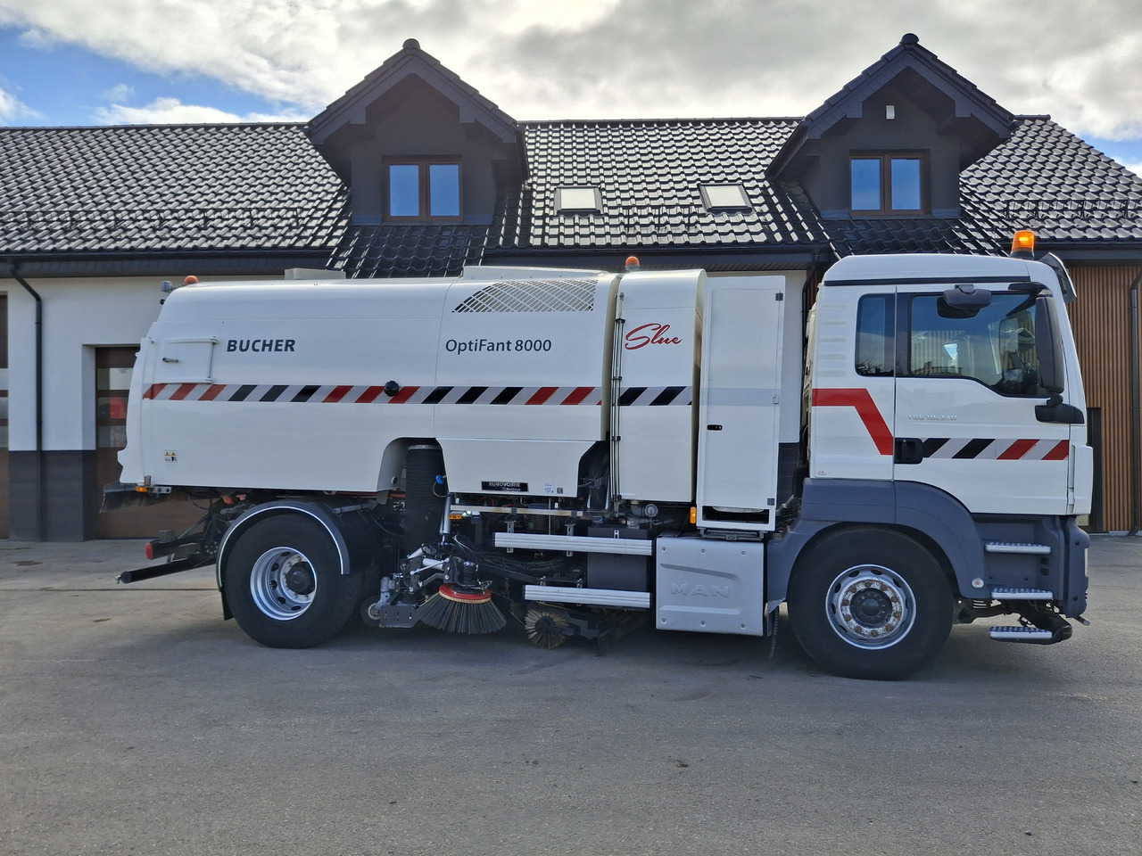 MAN TGS 18.320 Zamiatarka Kehrmaschine BUCHER OptiFant 8000 Karcher Euro 6 PM10 L/R Hochdruckreinigung - Spazzatrice stradale: foto 5 MAN TGS 18.320 Zamiatarka Kehrmaschine BUCHER OptiFant 8000 Karcher Euro 6 PM10 L/R Hochdruckreinigung - Spazzatrice stradale: foto 5