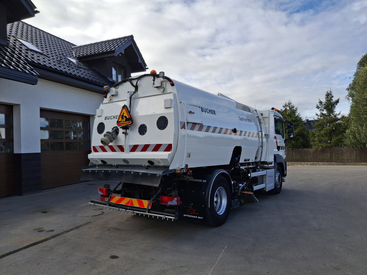 MAN TGS 18.320 Zamiatarka Kehrmaschine BUCHER OptiFant 8000 Karcher Euro 6 PM10 L/R Hochdruckreinigung - Spazzatrice stradale: foto 4 MAN TGS 18.320 Zamiatarka Kehrmaschine BUCHER OptiFant 8000 Karcher Euro 6 PM10 L/R Hochdruckreinigung - Spazzatrice stradale: foto 4