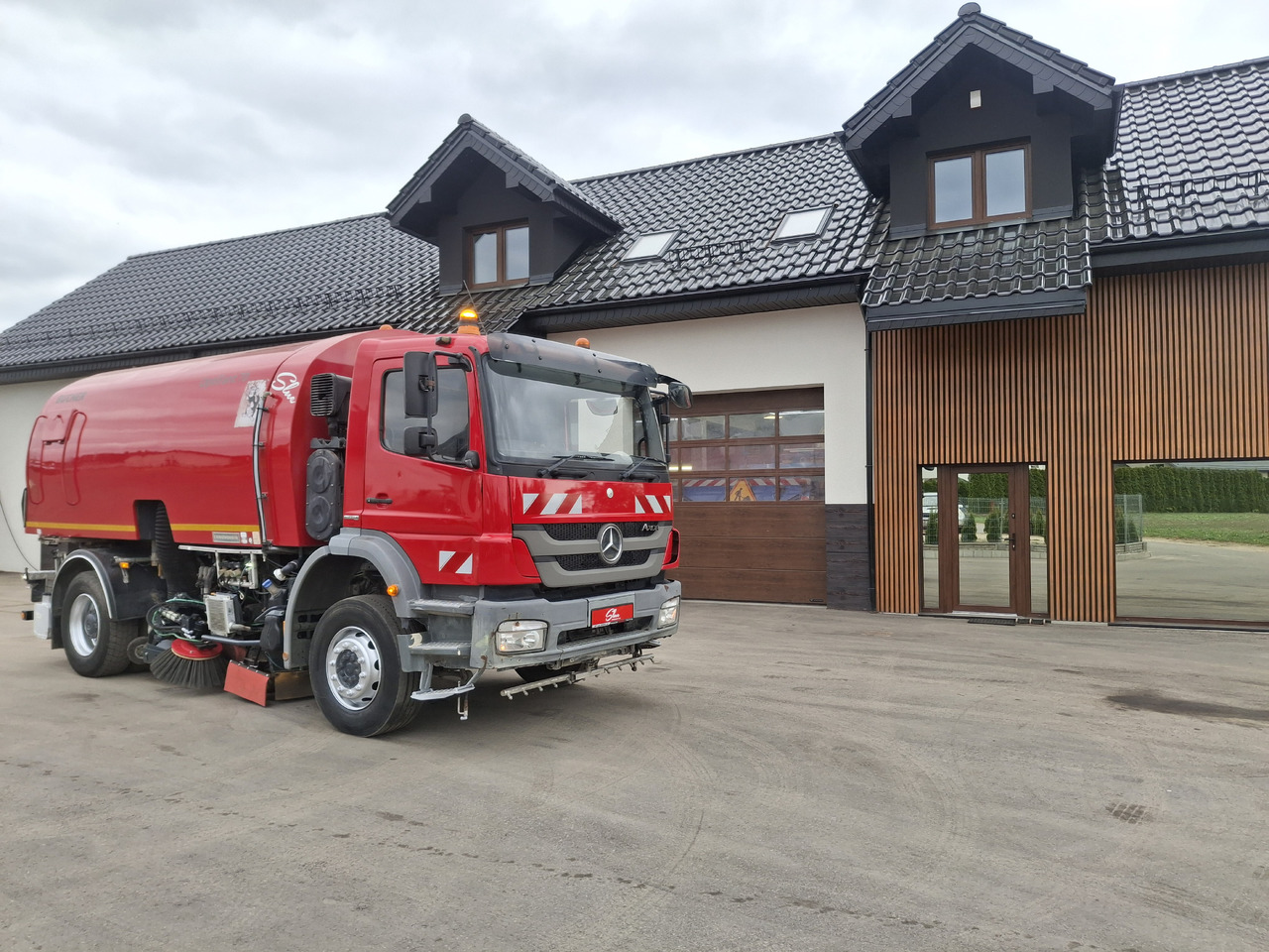 MERCEDES-BENZ Axor 1829 Zamiatarka Kehrmaschine BUCHER 2 Motoren Karcher PM10 Odchwaszczarka Sweeper - Spazzatrice stradale: foto 1 MERCEDES-BENZ Axor 1829 Zamiatarka Kehrmaschine BUCHER 2 Motoren Karcher PM10 Odchwaszczarka Sweeper - Spazzatrice stradale: foto 1