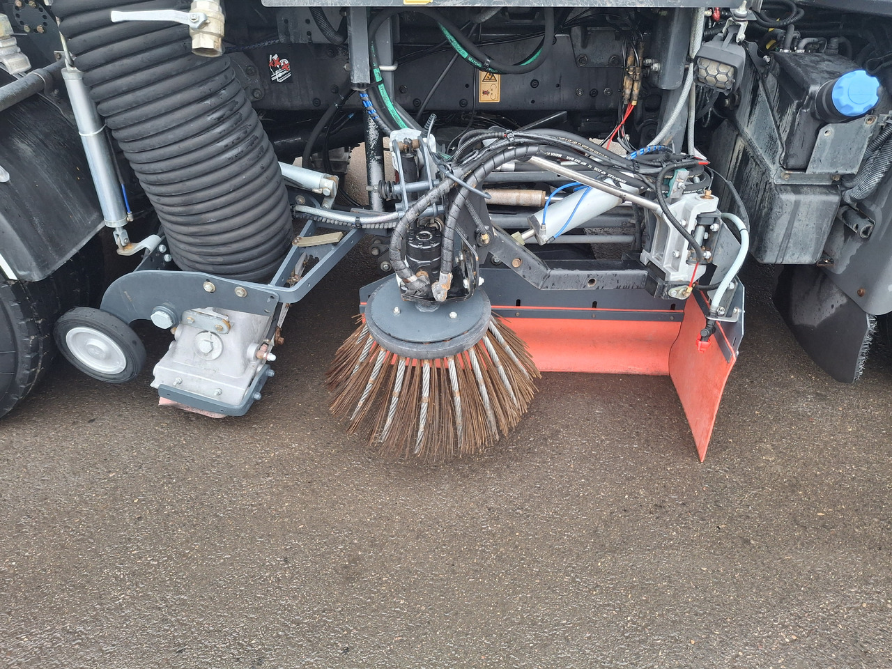 RENAULT Midlum 220 Zamiatarka Kehrmaschine Johnston 2 Motoren Szczotki L/R - Spazzatrice stradale: foto 5 RENAULT Midlum 220 Zamiatarka Kehrmaschine Johnston 2 Motoren Szczotki L/R - Spazzatrice stradale: foto 5