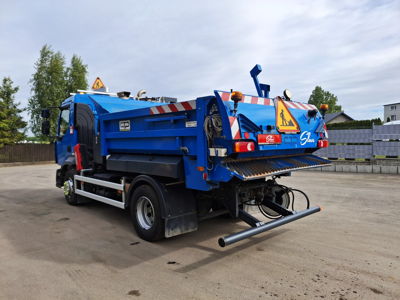 Renault D16 - Spruzzatrice di emulsione bituminosa: foto 2 Renault D16 - Spruzzatrice di emulsione bituminosa: foto 2