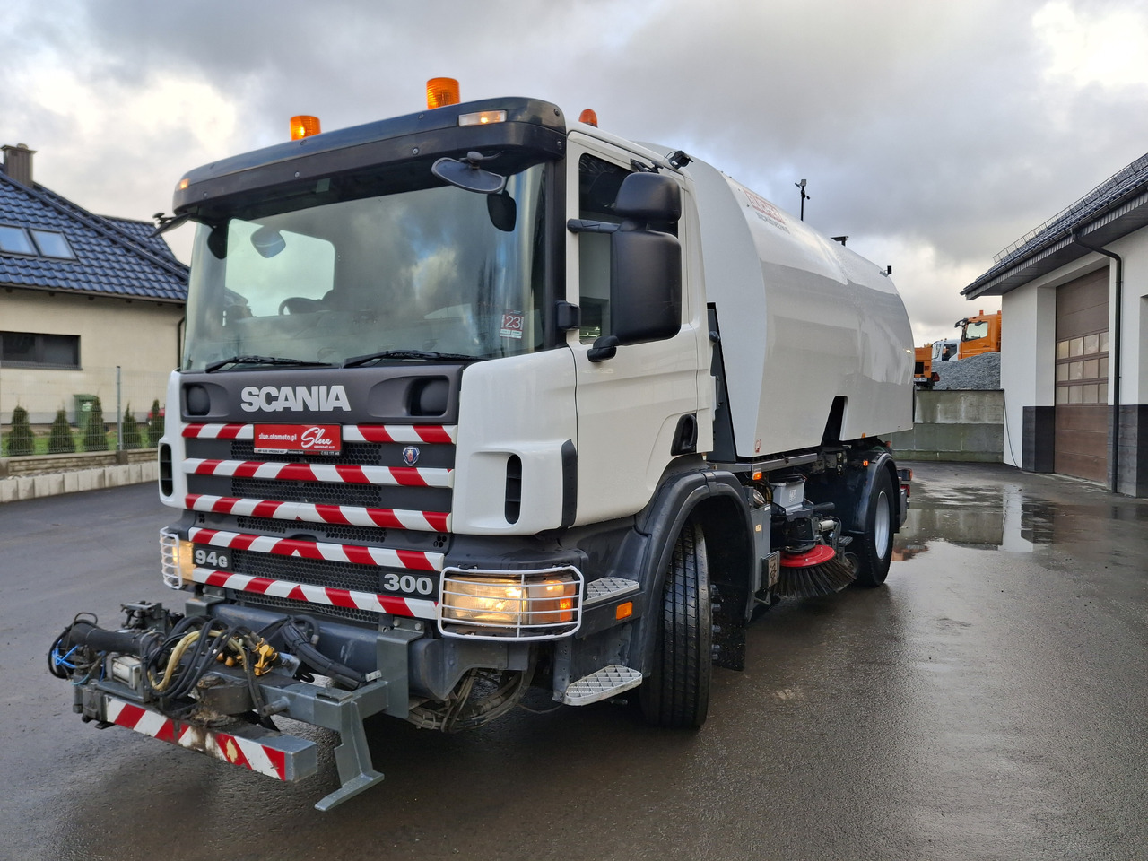 SCANIA 94G Zamiatarka Kehrmaschine BUCHER L/R Frontbürste 2 Motoren Odchwaszczarka Przednia Szczotka - Spazzatrice stradale: foto 2 SCANIA 94G Zamiatarka Kehrmaschine BUCHER L/R Frontbürste 2 Motoren Odchwaszczarka Przednia Szczotka - Spazzatrice stradale: foto 2