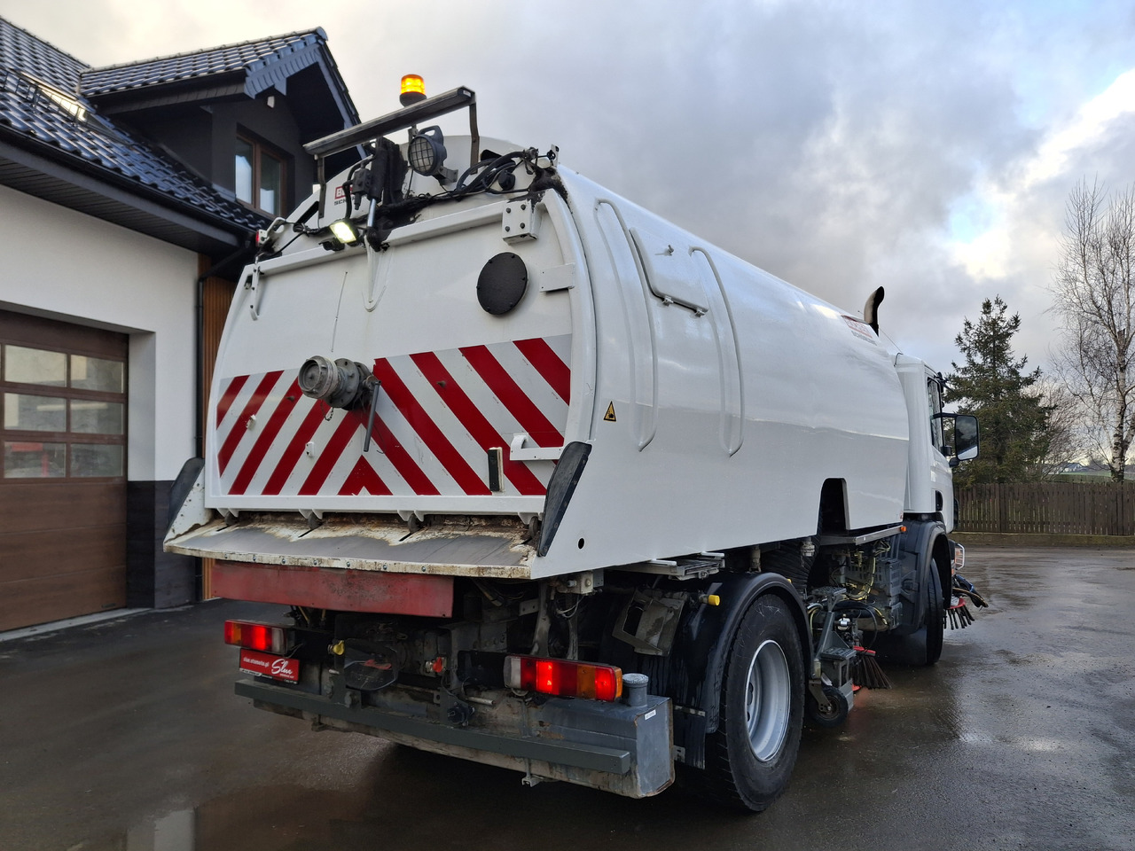 SCANIA 94G Zamiatarka Kehrmaschine BUCHER L/R Frontbürste 2 Motoren Odchwaszczarka Przednia Szczotka - Spazzatrice stradale: foto 3 SCANIA 94G Zamiatarka Kehrmaschine BUCHER L/R Frontbürste 2 Motoren Odchwaszczarka Przednia Szczotka - Spazzatrice stradale: foto 3