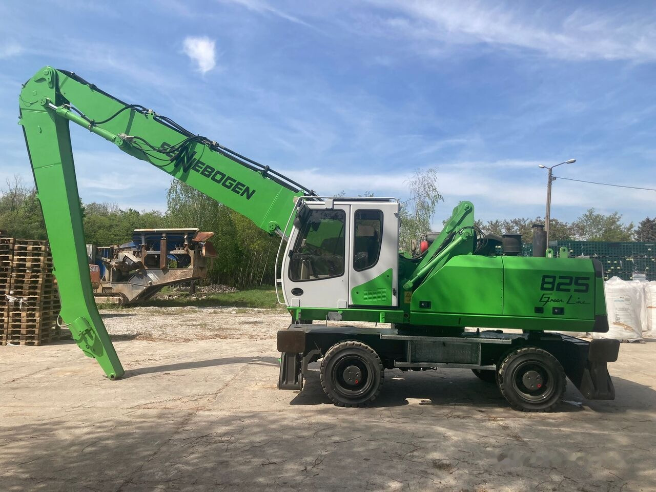 Sennebogen 825 - Escavatore per movimentazione: foto 1 Sennebogen 825 - Escavatore per movimentazione: foto 1