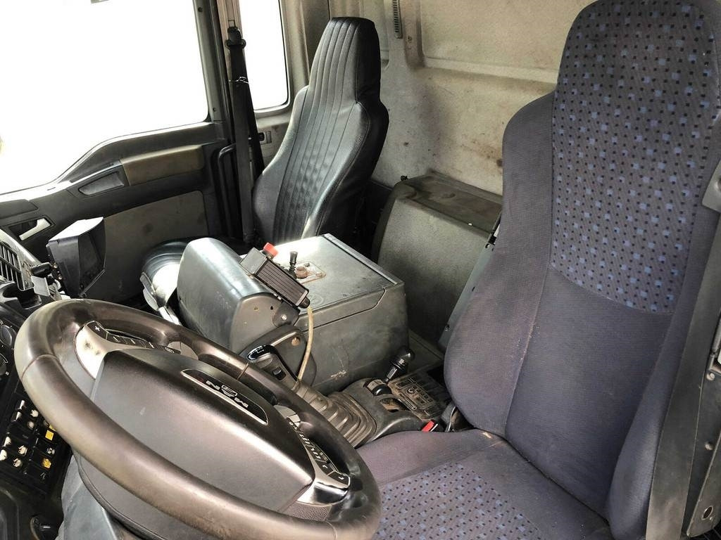 MAN TGA 26.430 6X2-2 BL/M 3-WAY TIP+PALFINGER PK23500 - Autocarro ribaltabile: foto 5 MAN TGA 26.430 6X2-2 BL/M 3-WAY TIP+PALFINGER PK23500 - Autocarro ribaltabile: foto 5