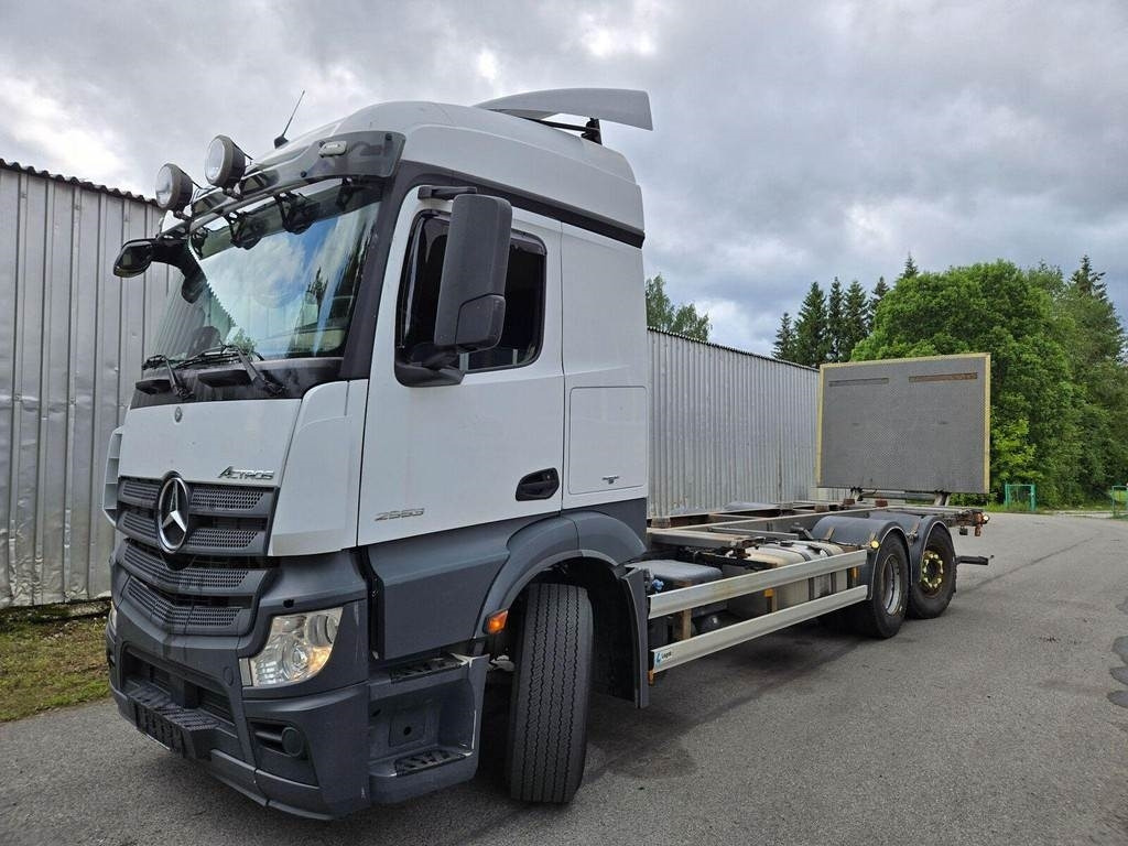 Mercedes-Benz ACTROS 2553 6X2 LAGAB - Autocarro portacontainer/ Caisse interchangeable: foto 1 Mercedes-Benz ACTROS 2553 6X2 LAGAB - Autocarro portacontainer/ Caisse interchangeable: foto 1