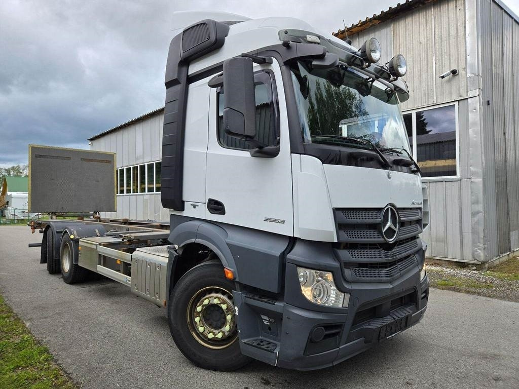 Mercedes-Benz ACTROS 2553 6X2 LAGAB - Autocarro portacontainer/ Caisse interchangeable: foto 4 Mercedes-Benz ACTROS 2553 6X2 LAGAB - Autocarro portacontainer/ Caisse interchangeable: foto 4