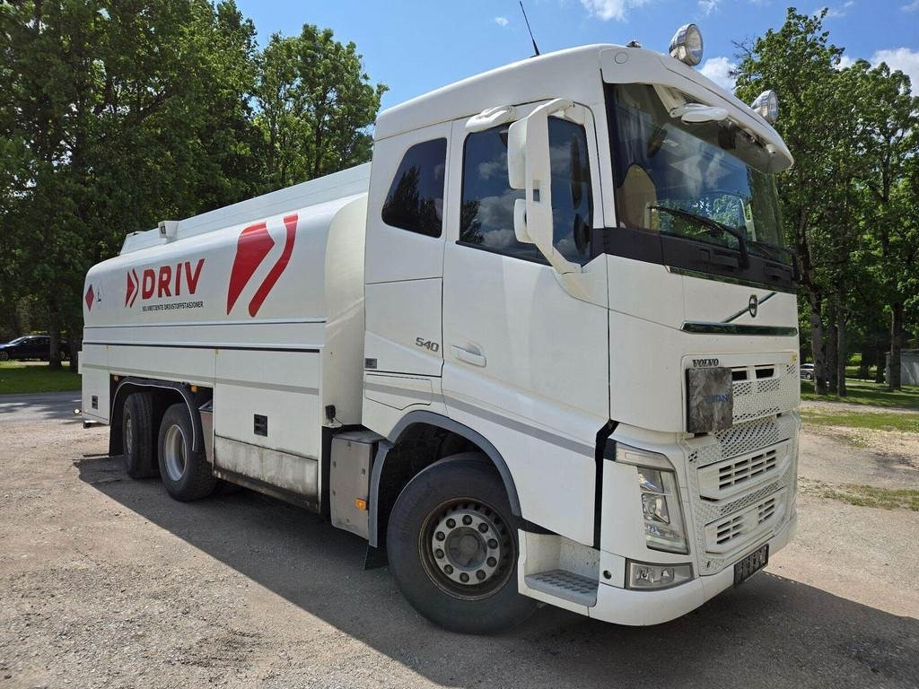 Volvo FH540 6x2 ADR - Camion cisterna: foto 5 Volvo FH540 6x2 ADR - Camion cisterna: foto 5