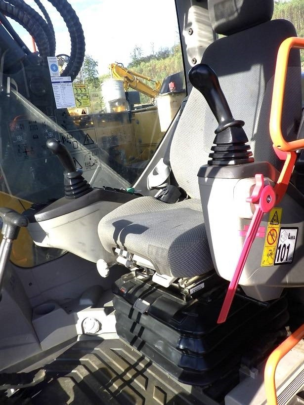 Escavatore cingolato Volvo ECR 235 D: foto 8
