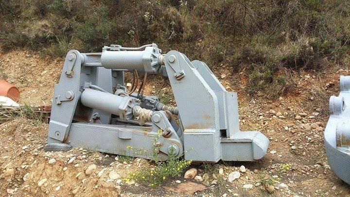 CAT SS RIPPER D9H - Cesoia per demolizione: foto 1 CAT SS RIPPER D9H - Cesoia per demolizione: foto 1