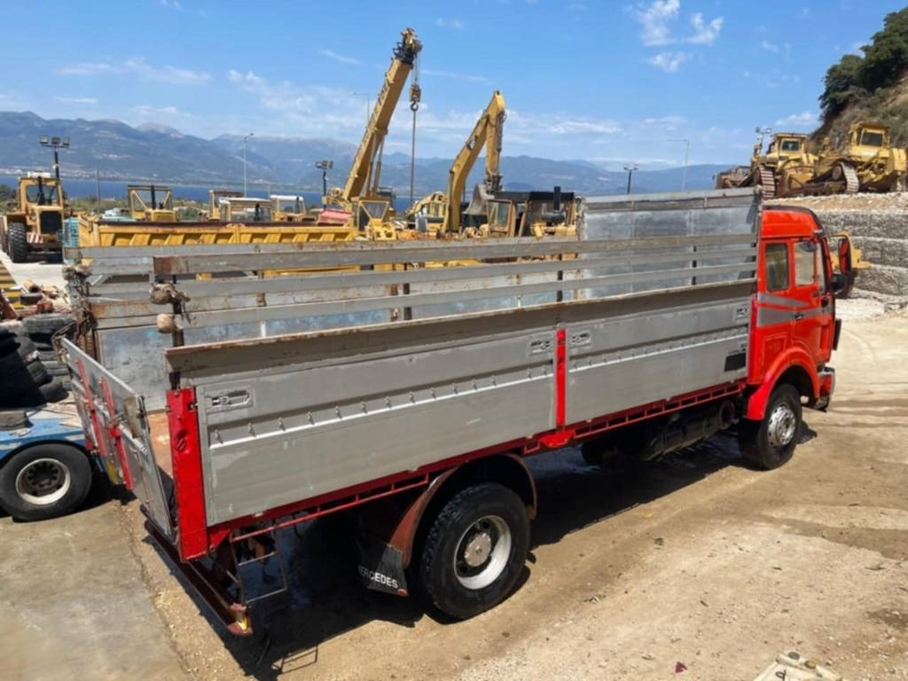 Mercedes-Benz 1638 - Autocarro con pianale/ Cassone fisso: foto 5 Mercedes-Benz 1638 - Autocarro con pianale/ Cassone fisso: foto 5