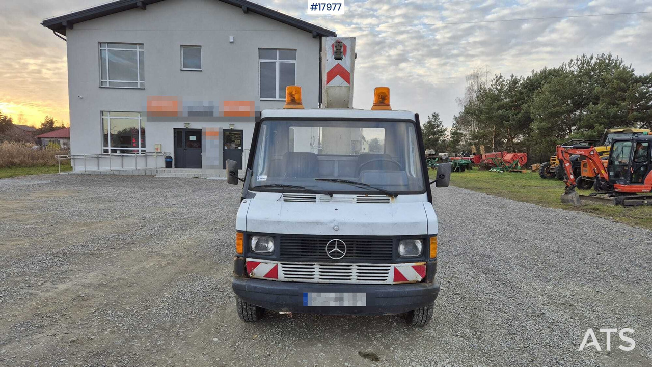 BRONTO SKYLIFT basket lift on Mercedes-Benz 308D chassis (1992) - Piattaforma autocarrata: foto 2 BRONTO SKYLIFT basket lift on Mercedes-Benz 308D chassis (1992) - Piattaforma autocarrata: foto 2