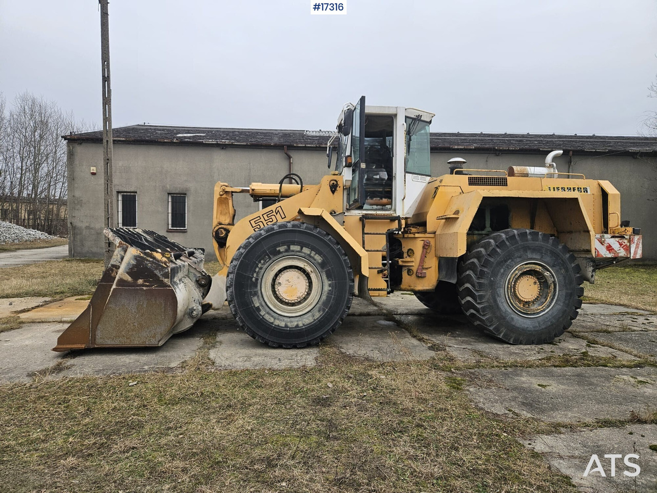 LIEBHERR L551 wheel loader (1995) - Pala gommata: foto 4 LIEBHERR L551 wheel loader (1995) - Pala gommata: foto 4
