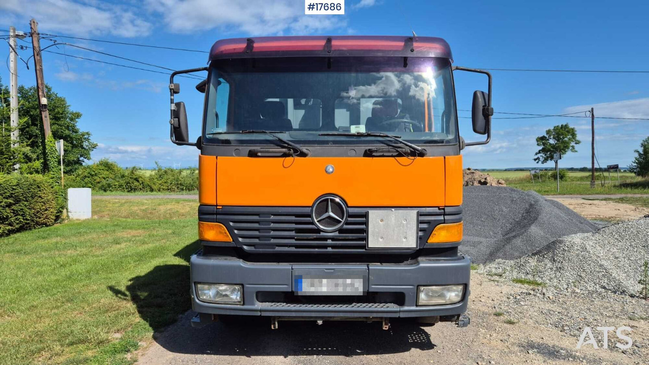 Mercedes-Benz 1828 hooklift (1999) two containers - Autocarro scarrabile: foto 2 Mercedes-Benz 1828 hooklift (1999) two containers - Autocarro scarrabile: foto 2