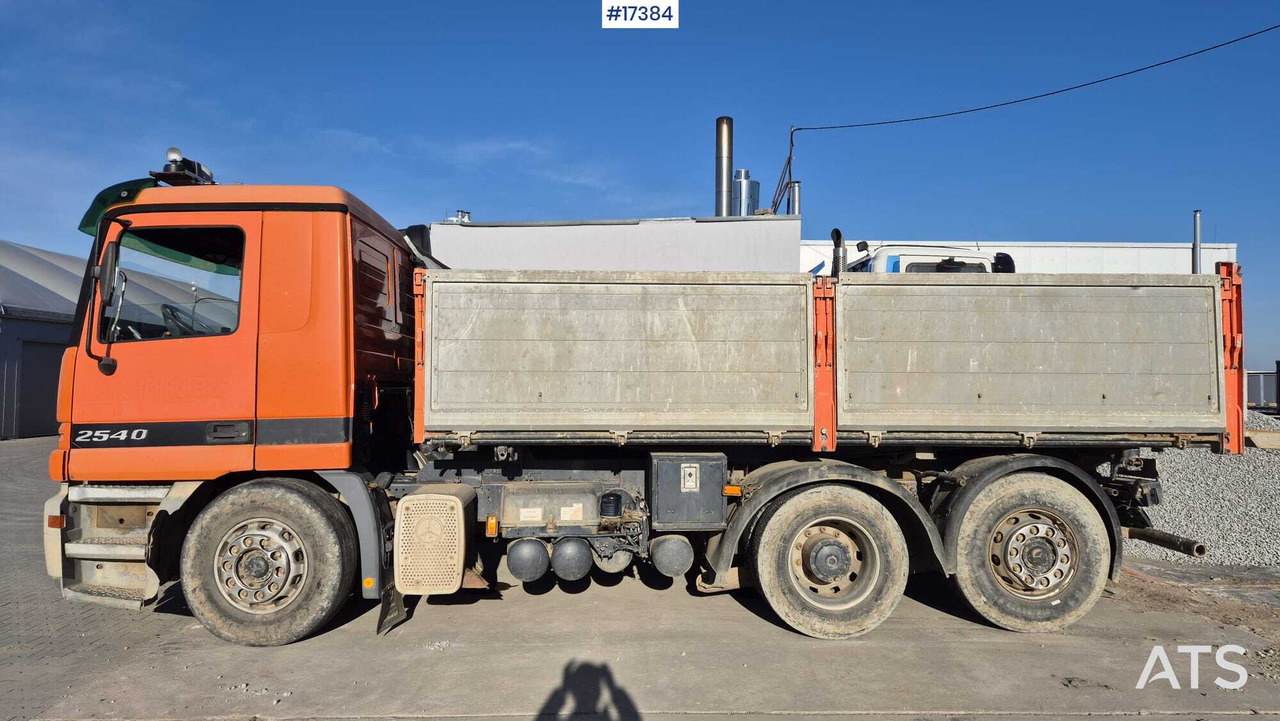 Three-axle tipper MERCEDES-BENZ ACTROS 2540 (1997) - Autocarro ribaltabile: foto 4 Three-axle tipper MERCEDES-BENZ ACTROS 2540 (1997) - Autocarro ribaltabile: foto 4