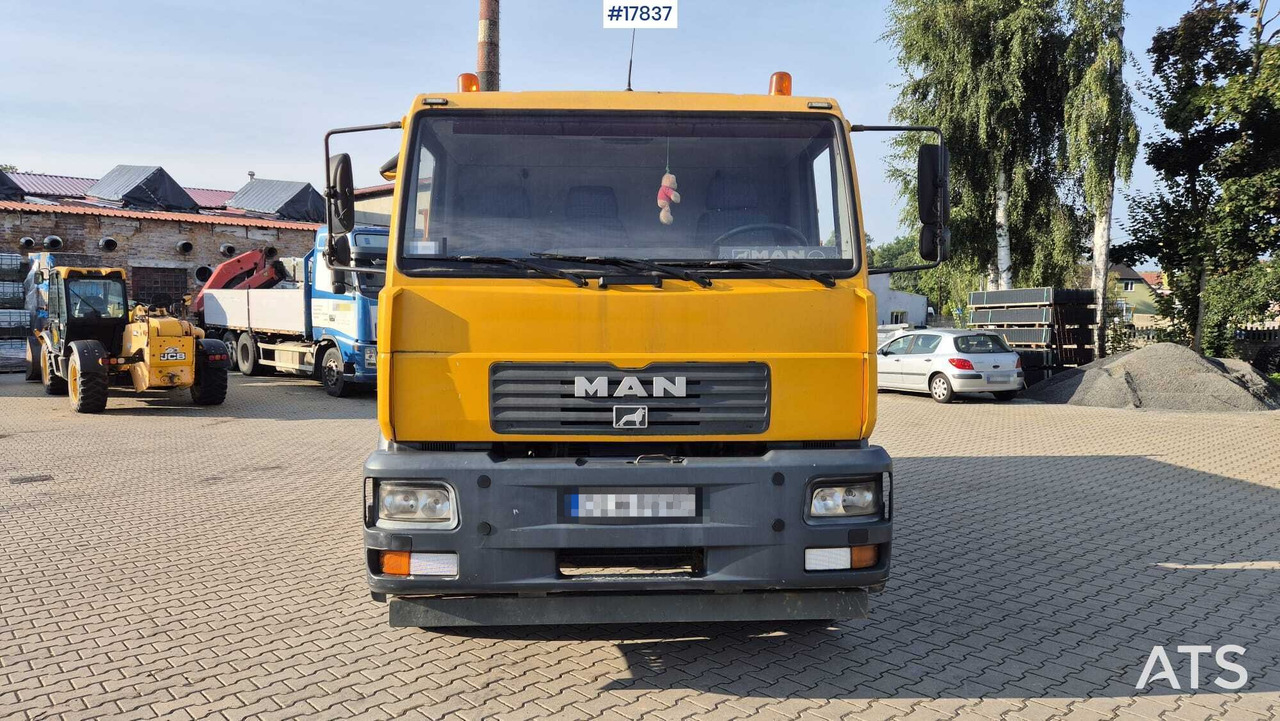 Tipper MAN 18.225 LC (2003) - Autocarro ribaltabile: foto 2 Tipper MAN 18.225 LC (2003) - Autocarro ribaltabile: foto 2