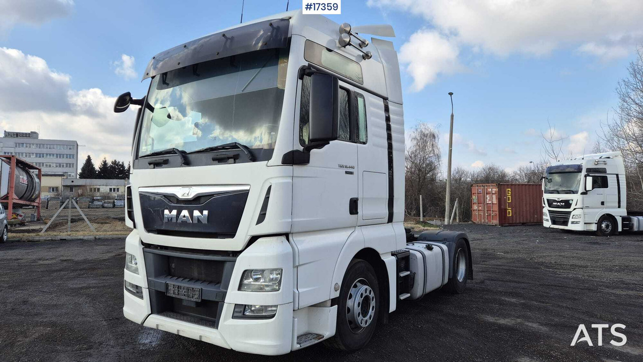 Truck tractor MAN TGX 18.440 EfficientLine 2 (2016) - Trattore stradale: foto 1 Truck tractor MAN TGX 18.440 EfficientLine 2 (2016) - Trattore stradale: foto 1