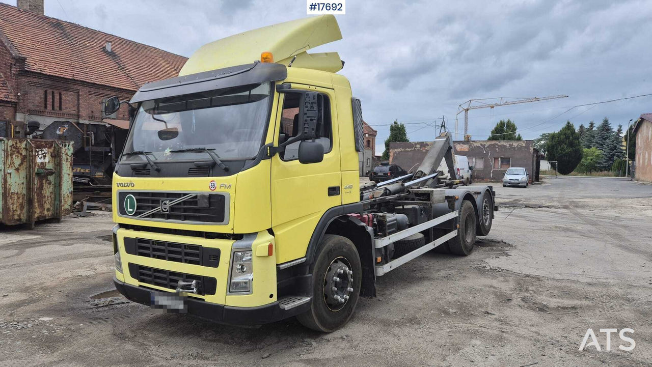 VOLVO FM 440 EURO 5 hooklift (2009) - Autocarro scarrabile: foto 4 VOLVO FM 440 EURO 5 hooklift (2009) - Autocarro scarrabile: foto 4