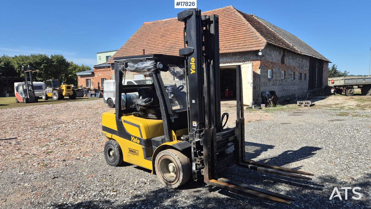 YALE GLP35VX Forklift (2017) - Carrello elevatore a gas: foto 1 YALE GLP35VX Forklift (2017) - Carrello elevatore a gas: foto 1