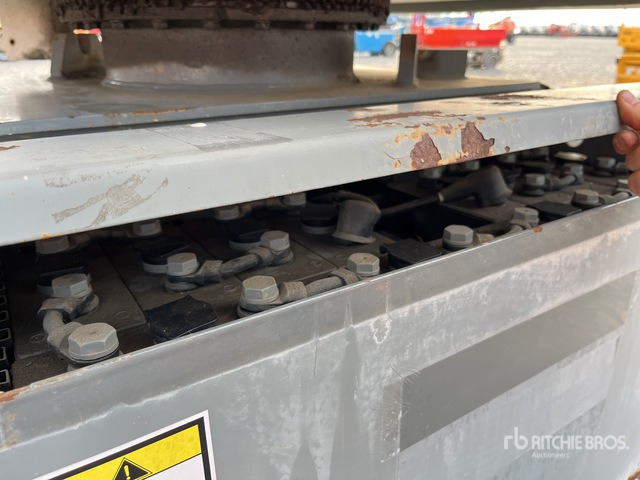 2010 Haulotte HA15IP 2WD Electric Articulating Boom Lift - Piattaforma articolata: foto 5 2010 Haulotte HA15IP 2WD Electric Articulating Boom Lift - Piattaforma articolata: foto 5