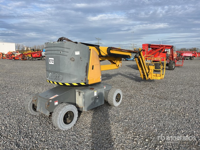 2010 Haulotte HA15IP 2WD Electric Articulating Boom Lift - Piattaforma articolata: foto 1 2010 Haulotte HA15IP 2WD Electric Articulating Boom Lift - Piattaforma articolata: foto 1