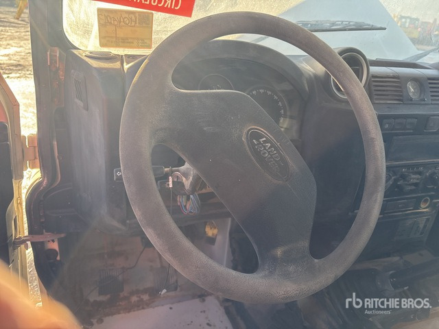 2010 Land Rover Defender 4x4 (Inoperable) Pickup - Pick-up: foto 5 2010 Land Rover Defender 4x4 (Inoperable) Pickup - Pick-up: foto 5