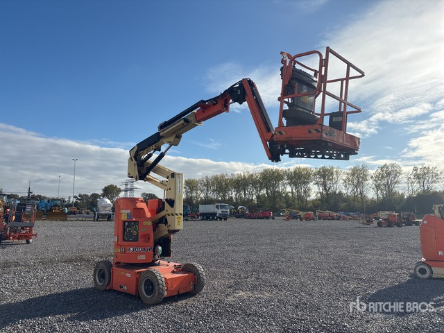 2013 JLG E300 AJP 2WD Electric Articulating Boom Lift - Piattaforma articolata: foto 3 2013 JLG E300 AJP 2WD Electric Articulating Boom Lift - Piattaforma articolata: foto 3