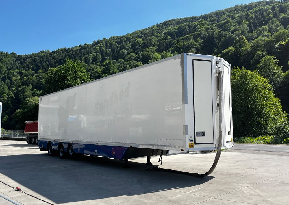 Pezzaioli HMK Industri // Do przewozu zwierząt // 2004 Rok // 3 Pokłady // Waga // Osi skrętne // Oznonacja // - Semirimorchio trasporto bestiame: foto 4 Pezzaioli HMK Industri // Do przewozu zwierząt // 2004 Rok // 3 Pokłady // Waga // Osi skrętne // Oznonacja // - Semirimorchio trasporto bestiame: foto 4