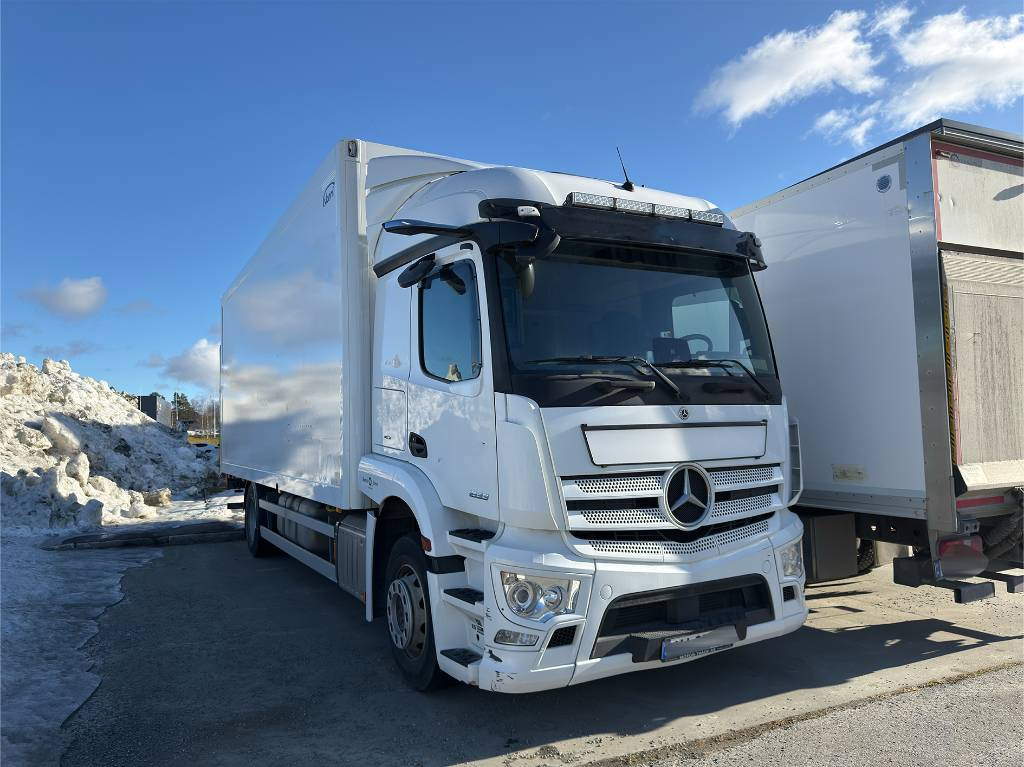Mercedes-Benz Actros 1833 - Autocarro furgonato: foto 1 Mercedes-Benz Actros 1833 - Autocarro furgonato: foto 1