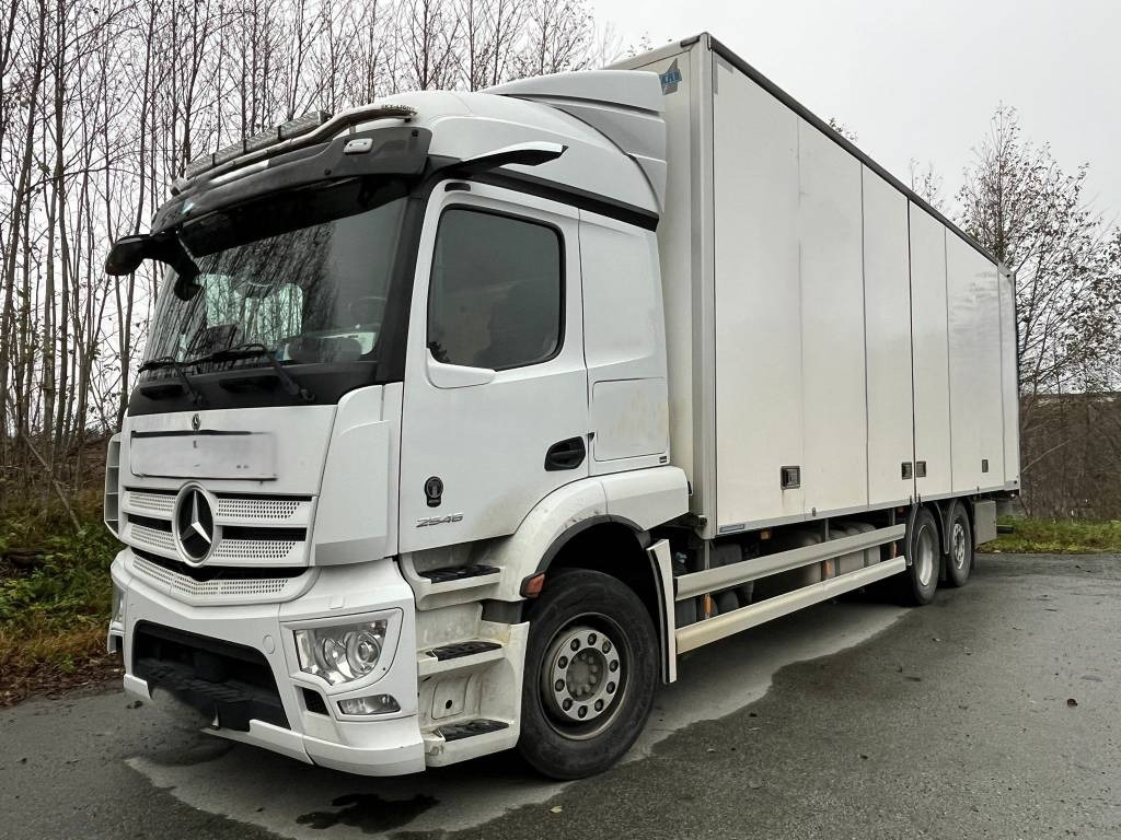 Mercedes-Benz Actros 2546 6x2 - Autocarro furgonato: foto 1 Mercedes-Benz Actros 2546 6x2 - Autocarro furgonato: foto 1