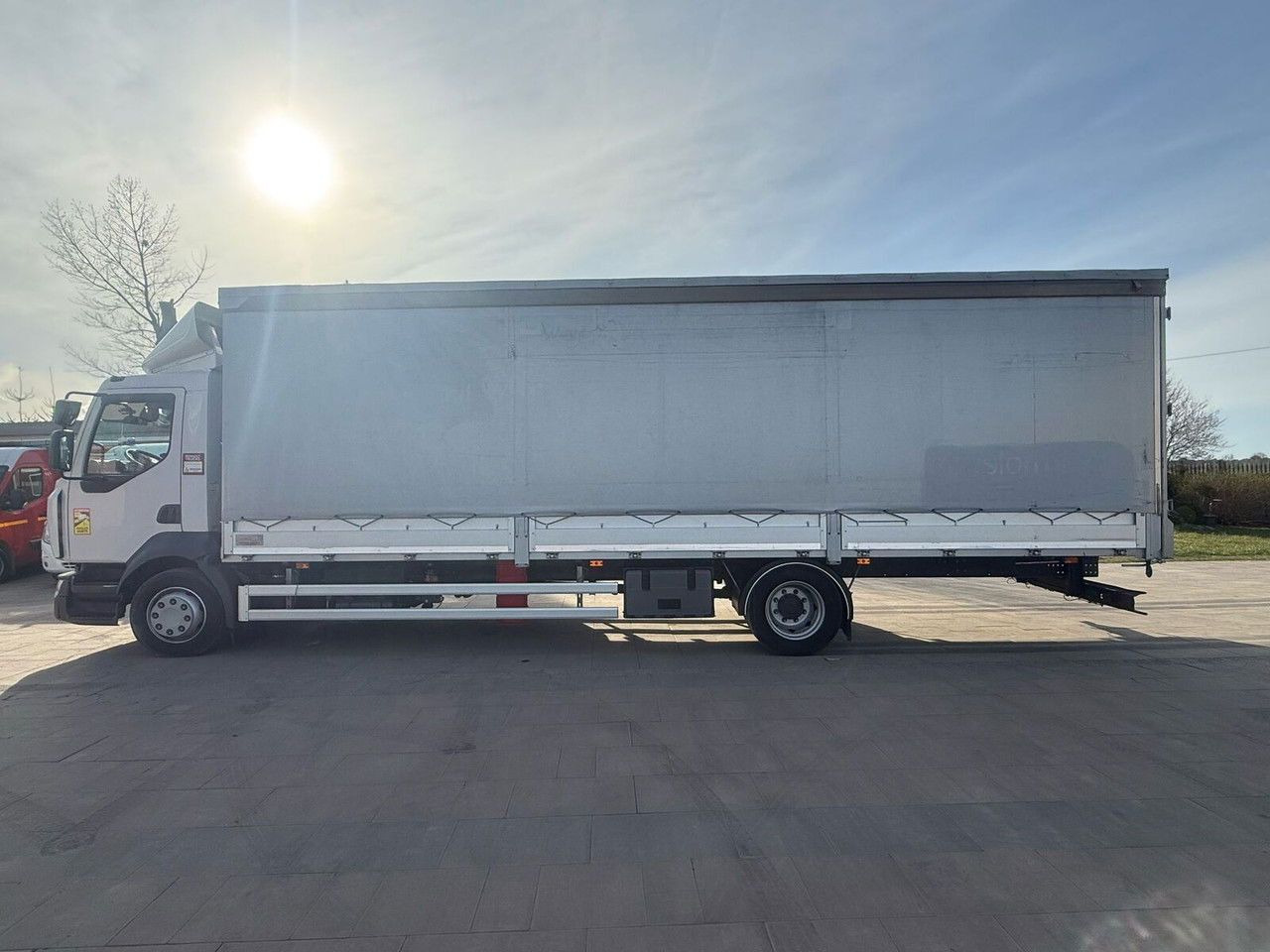Renault D12 - Camion centinato: foto 5 Renault D12 - Camion centinato: foto 5