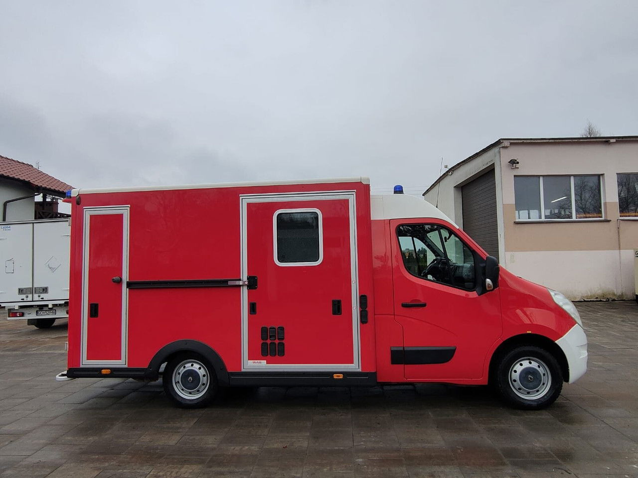 Renault Master Karetka Ambulans pogotowie kontenerowe Kamper - Ambulanza: foto 4 Renault Master Karetka Ambulans pogotowie kontenerowe Kamper - Ambulanza: foto 4