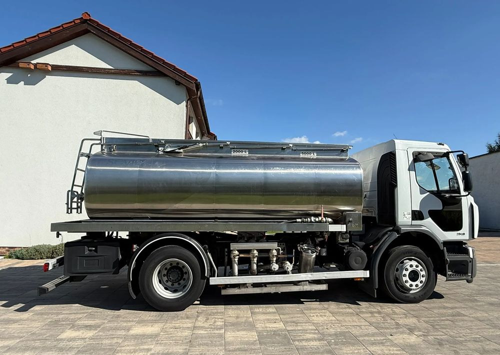 Renault Premium 280 DXI - Camion cisterna: foto 4 Renault Premium 280 DXI - Camion cisterna: foto 4