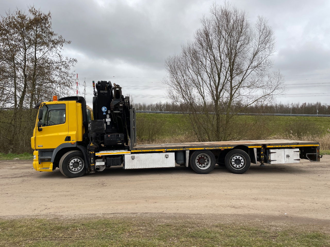 DAF 85.410 Met Effer 470 6s laadkraan ladekran loadercrane crane palfinger hiab fassi - Camion con gru: foto 2 DAF 85.410 Met Effer 470 6s laadkraan ladekran loadercrane crane palfinger hiab fassi - Camion con gru: foto 2