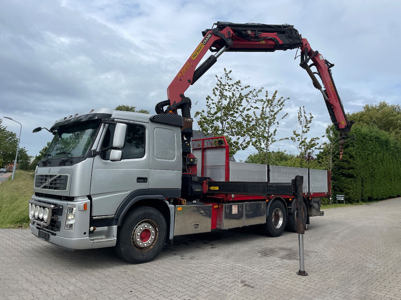 Volvo FM 440 with Palfinger PK29002 with jib flyjib - Camion con gru: foto 1 Volvo FM 440 with Palfinger PK29002 with jib flyjib - Camion con gru: foto 1