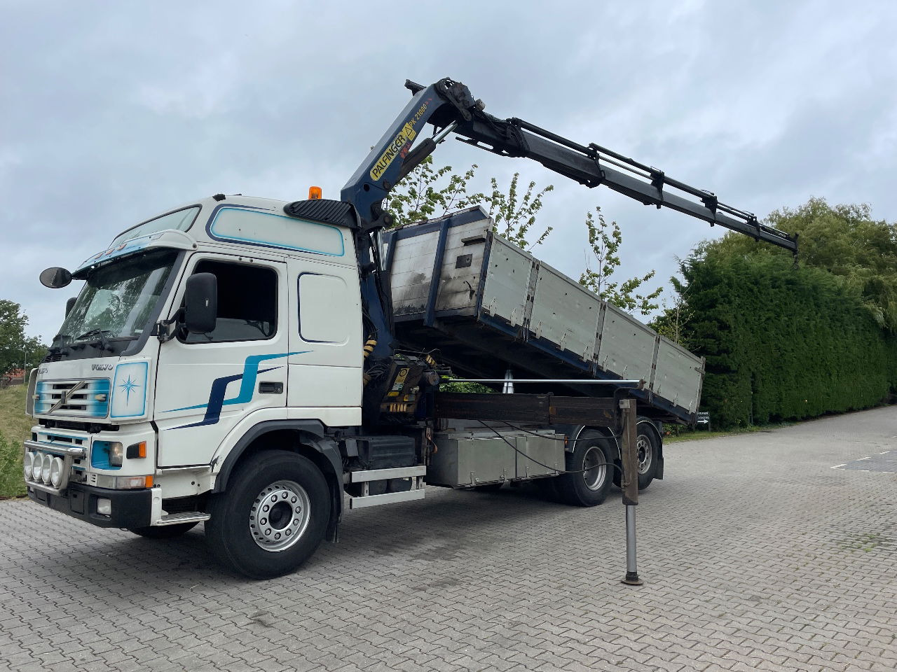 Volvo FM 7 310hp with Palfinger PK21000 with remote and tipper - Autocarro ribaltabile, Camion con gru: foto 1 Volvo FM 7 310hp with Palfinger PK21000 with remote and tipper - Autocarro ribaltabile, Camion con gru: foto 1