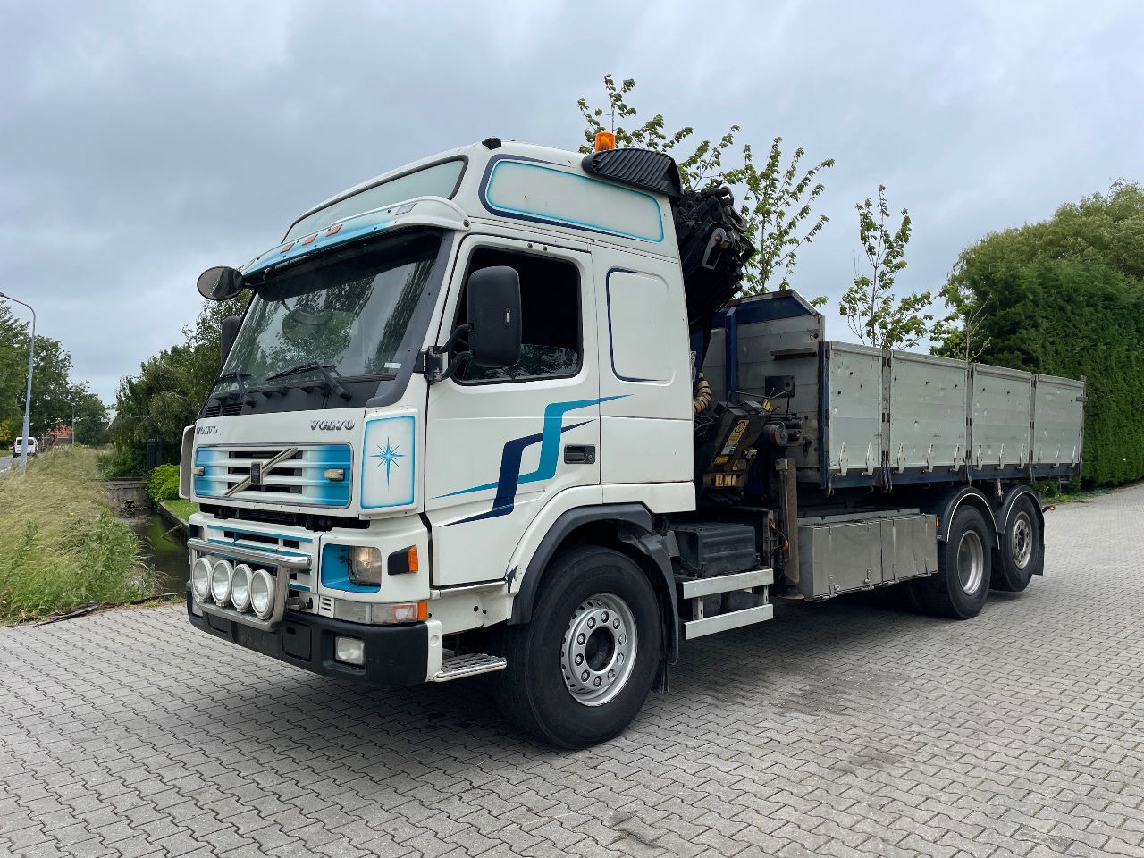 Volvo FM 7 310hp with Palfinger PK21000 with remote and tipper - Autocarro ribaltabile, Camion con gru: foto 2 Volvo FM 7 310hp with Palfinger PK21000 with remote and tipper - Autocarro ribaltabile, Camion con gru: foto 2