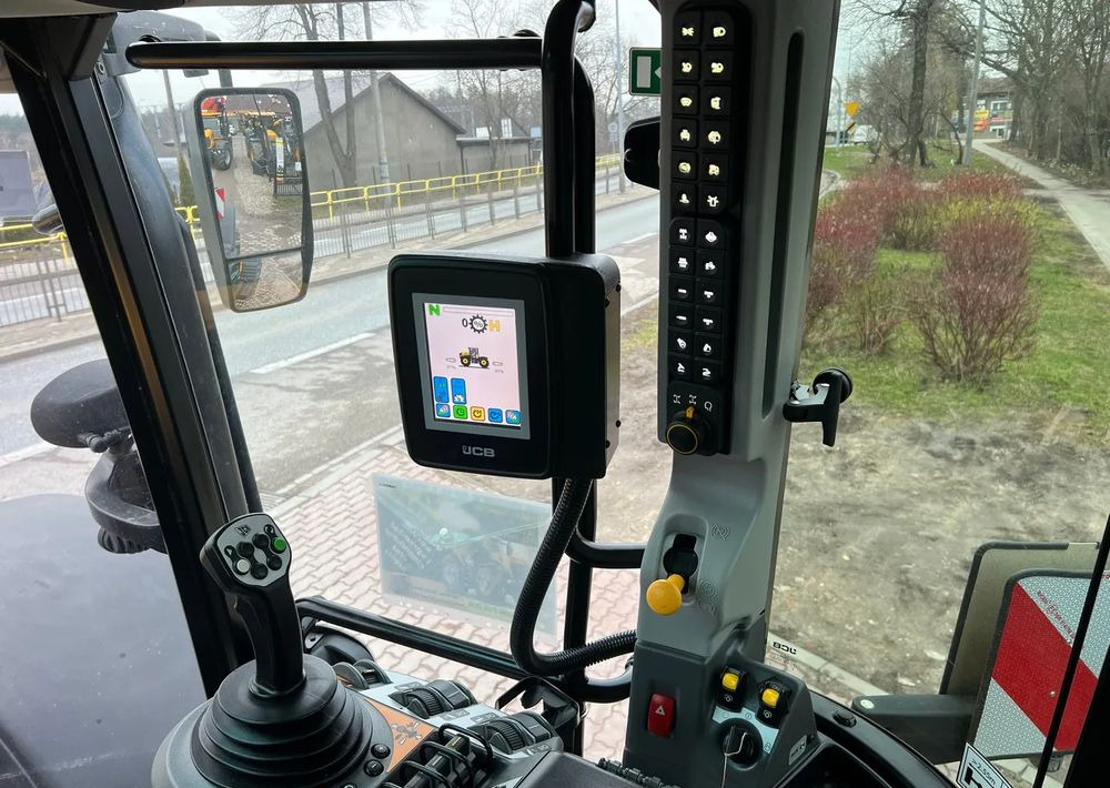 JCB FASTRAC 4220 | 220 KM | 2020 ROK | MAŁO GODZIN | BARDZO DOBRY STAN - Trattore: foto 4 JCB FASTRAC 4220 | 220 KM | 2020 ROK | MAŁO GODZIN | BARDZO DOBRY STAN - Trattore: foto 4