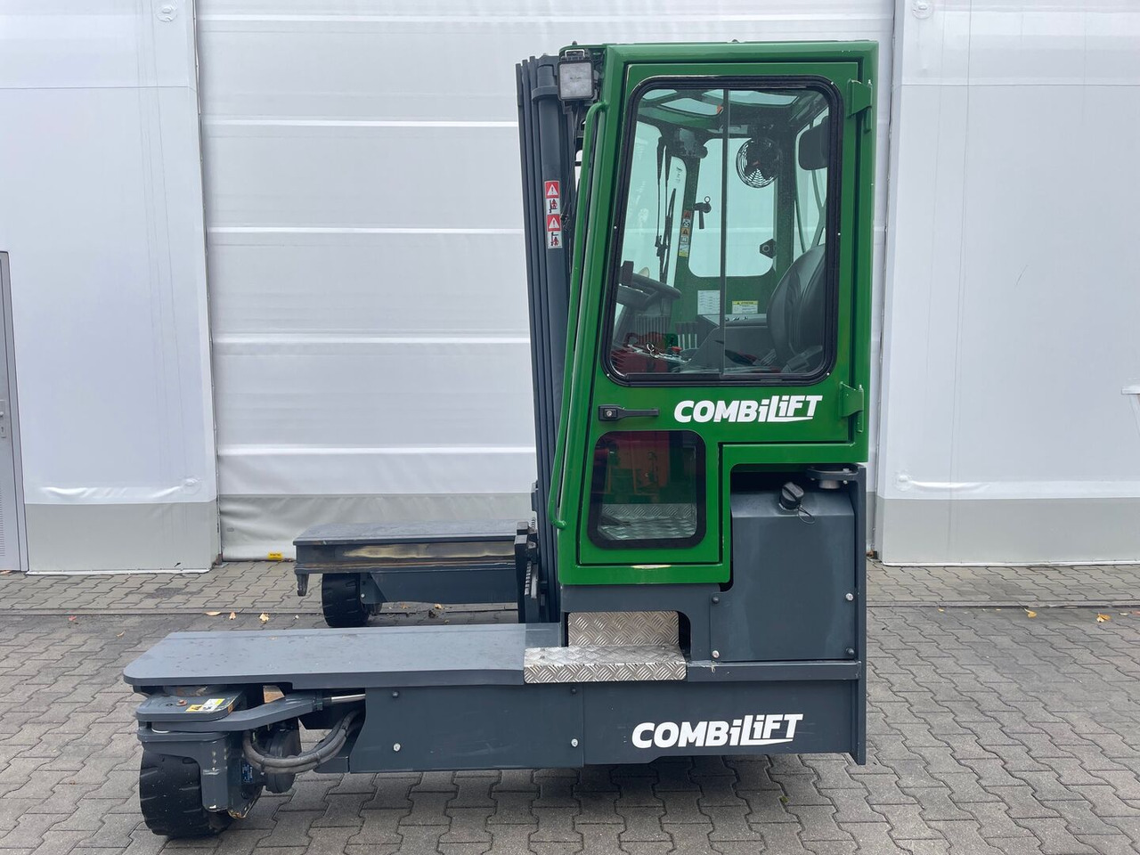 Combilift C4000 - Elevatore 4 vie: foto 1 Combilift C4000 - Elevatore 4 vie: foto 1
